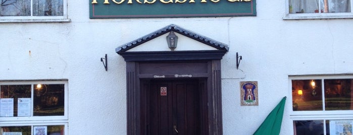 The Three Horseshoes is one of Lieux qui ont plu à Carl.