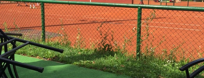 Teniski klub Aradinović is one of Tempat yang Disukai Nevena.