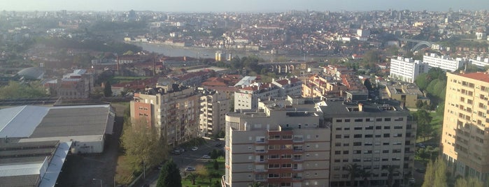 Holiday Inn Porto Gaia is one of Hotéis.