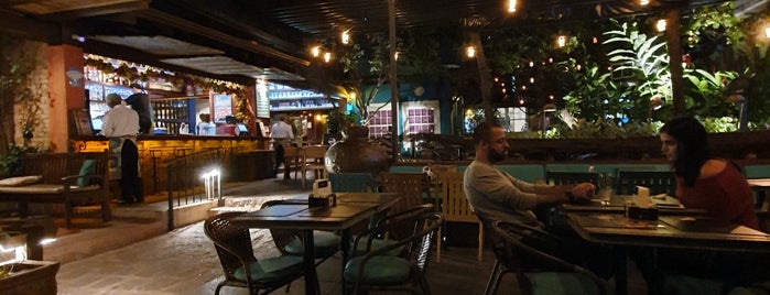 Varadero Bar e Restô is one of Visitando Lugares Chiques.