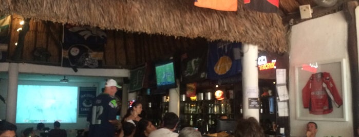 End Zone Sports Bar is one of Playacar.