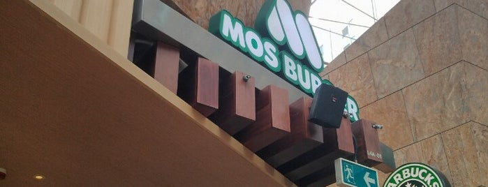 MOS Burger is one of Tempat yang Disimpan Alex.