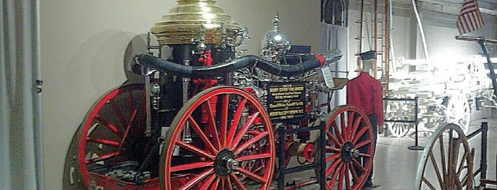 Nassau County Firefighters Museum is one of Museos.