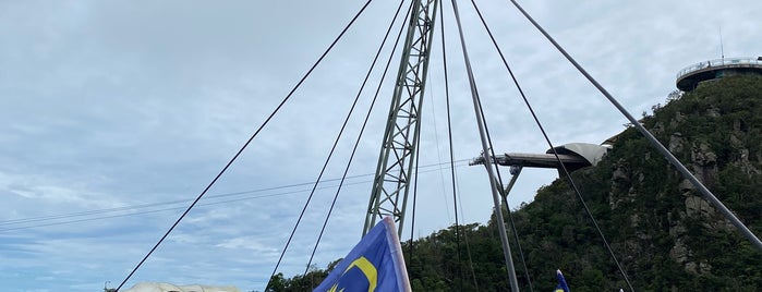 Langkawi Skybridge is one of Lieux qui ont plu à Donn.