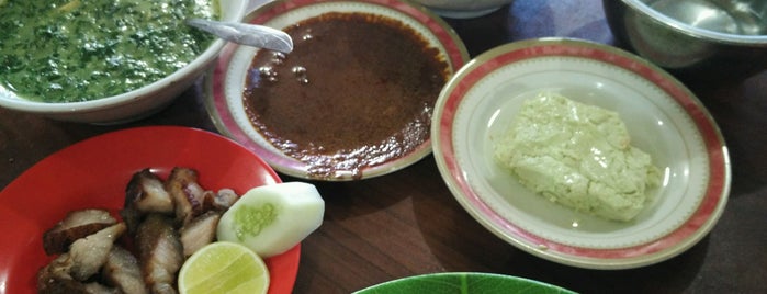 Lapo Ni Tondongta is one of Must-visit Food in Jakarta Timur.