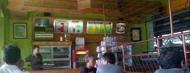 Kindys Donuts & Coffee - Stasiun Purwokerto is one of Favorite Food.