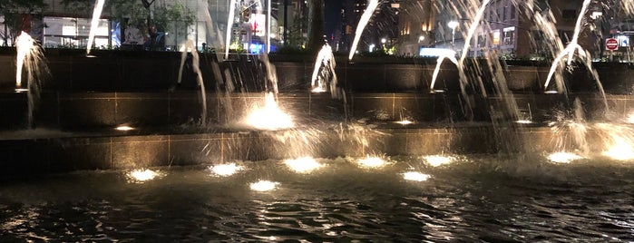 Columbus Circle Fountain is one of Jessicaさんのお気に入りスポット.