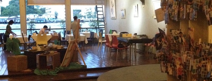 Mangkud Cafe & Art Gallery is one of Food: Bangkok.