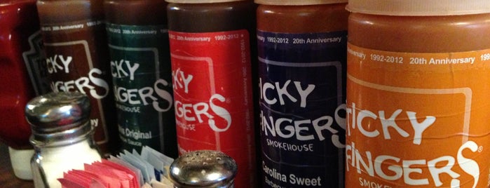 Sticky Fingers Ribhouse is one of Lugares favoritos de Stefany.