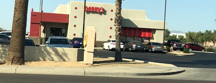 Denny's is one of Cafes.