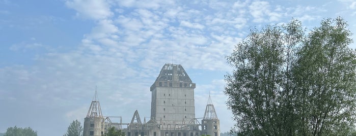 Kasteel Almere is one of castles.