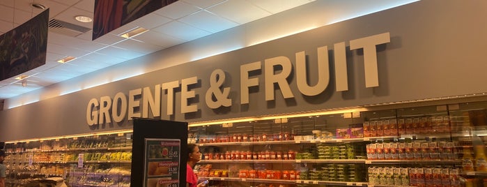 Van den Tweel Supermarket is one of ILLUMiNATI.