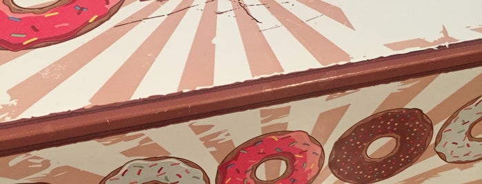 Factory Donuts is one of Lugares favoritos de Chris.