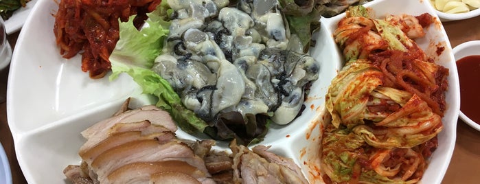 장원보쌈 is one of Korean food.