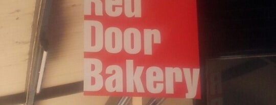 Red Door Bakery is one of Tempat yang Disukai Mia.