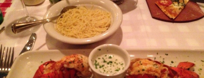 Maggiano's Little Italy is one of Orlando Eats.