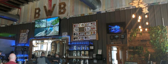 BearWaters Brewing Company is one of Lugares favoritos de Brandon.