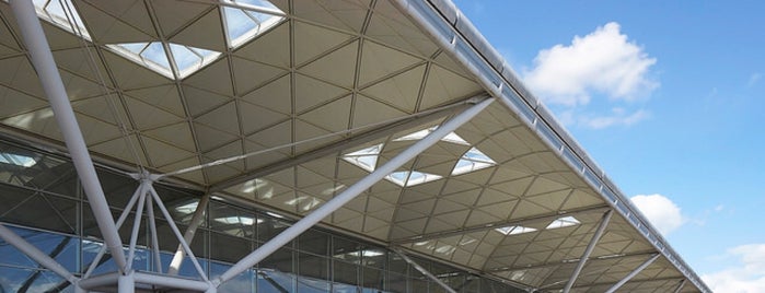 Aeropuerto de Londres Stansted (STN) is one of Lugares guardados de JRA.