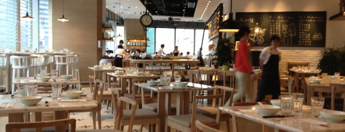 The Dining Room is one of Veggie place in HK.