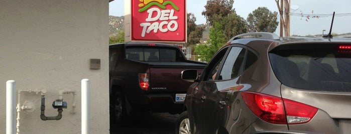 Del Taco is one of สถานที่ที่ Conrad & Jenn ถูกใจ.