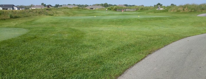 Noble Hawk Golf Links is one of places.
