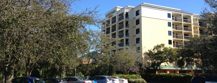 Courtyard Cocoa Beach Cape Canaveral is one of Tempat yang Disukai Elizabeth.