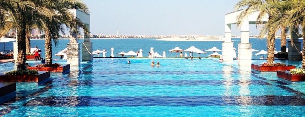 Jumeirah Zabeel Saray Swimming Pool is one of Orte, die AAA gefallen.