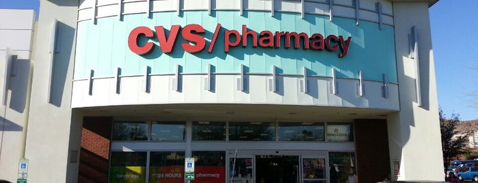 CVS pharmacy is one of Lugares favoritos de Alex.