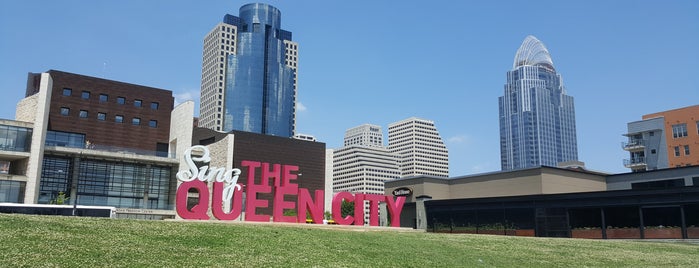 Sing the Queen City Sign is one of Flying Pig.