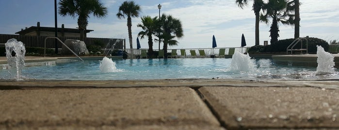 Holiday Inn Pool is one of Lizzie : понравившиеся места.