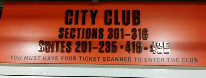 City Club is one of Locais curtidos por Dan.