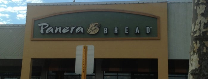 Panera Bread is one of สถานที่ที่ Trever ถูกใจ.