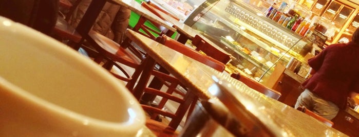 Café Expressions is one of สถานที่ที่ Wang ถูกใจ.