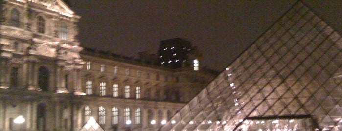 Musée du Louvre is one of Parigi 2011.