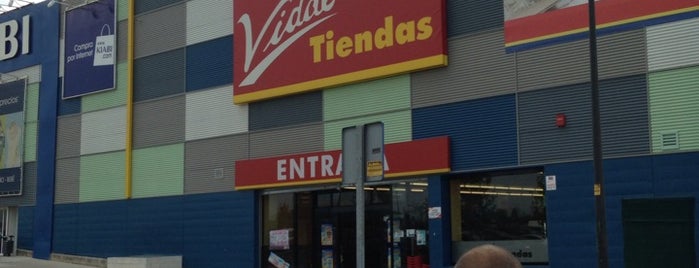 Vidal Tiendas is one of Parque comercial Liliana.