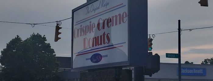 Crispie Creme Donuts is one of Date Bucket List.