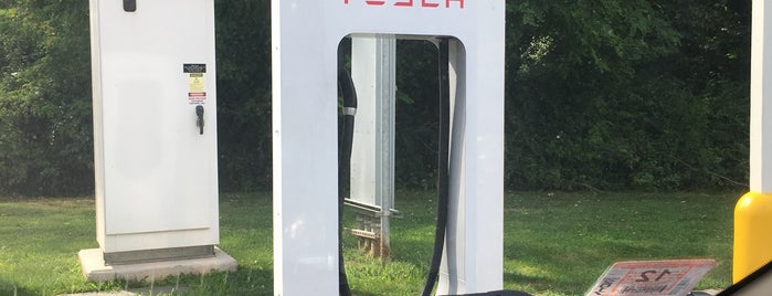 Tesla Supercharger Merritt Parkway North is one of himalayan trek.