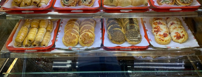 Lebanese dream bakery is one of สถานที่ที่ Alia ถูกใจ.