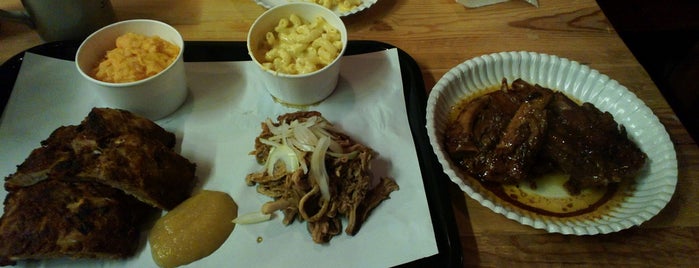 Chicago Williams BBQ is one of Neat eats.