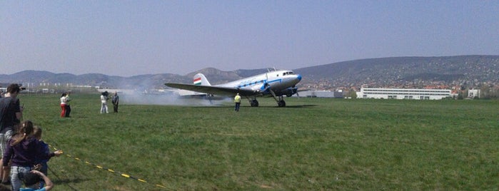 Budaörs Airport - LHBS is one of สถานที่ที่ Imre ถูกใจ.