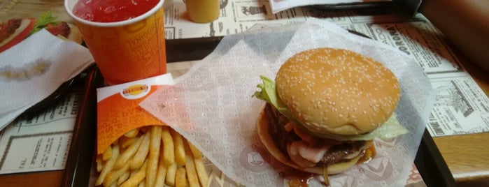 Hamburguesas El Corral is one of Andresさんのお気に入りスポット.