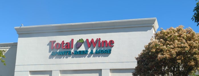 Total Wine & More is one of Locais curtidos por H.