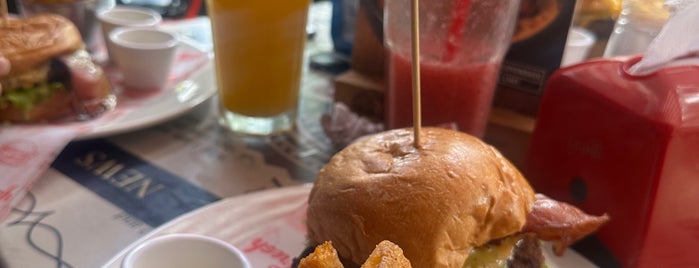 Medellín Burger Company is one of Burgers.