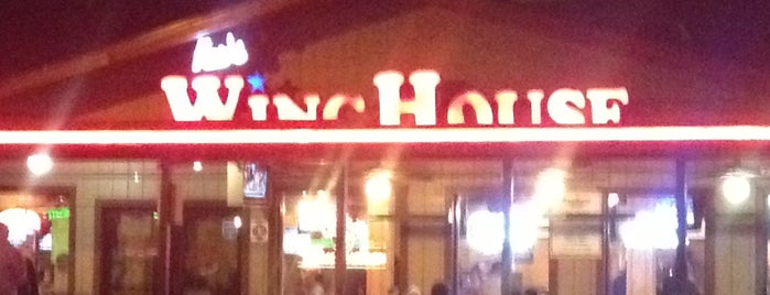 Ker’s WingHouse Bar & Grill is one of Ashley : понравившиеся места.