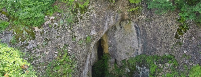 Бездонная пещера / Топсюс хосар is one of Чатыр-Даг.