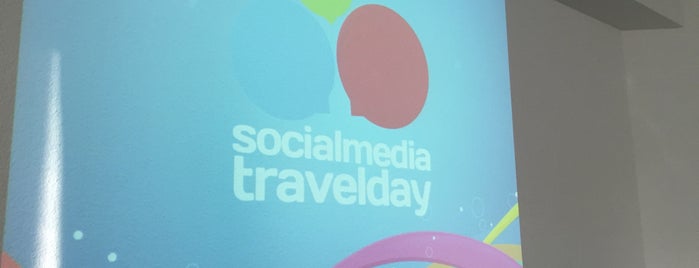 social media travel day is one of Lieux qui ont plu à Maike.