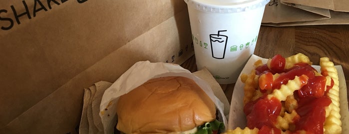 Shake Shack is one of Timさんのお気に入りスポット.