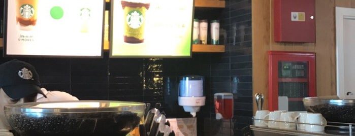 Starbucks is one of MAQさんのお気に入りスポット.