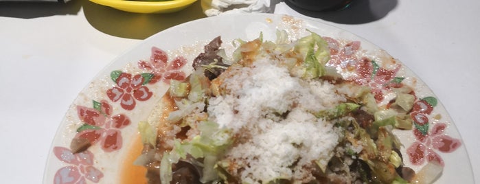Cenaduria  Nuñez is one of Posti che sono piaciuti a Gerardo.