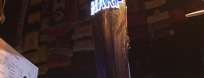 Harat's Pub is one of Tempat yang Disukai fishka.